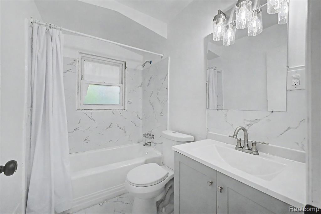 6438 Archdale Street Property Photo 15
