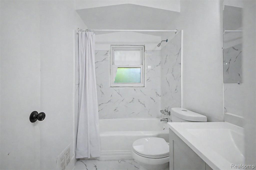 6438 Archdale Street Property Photo 16