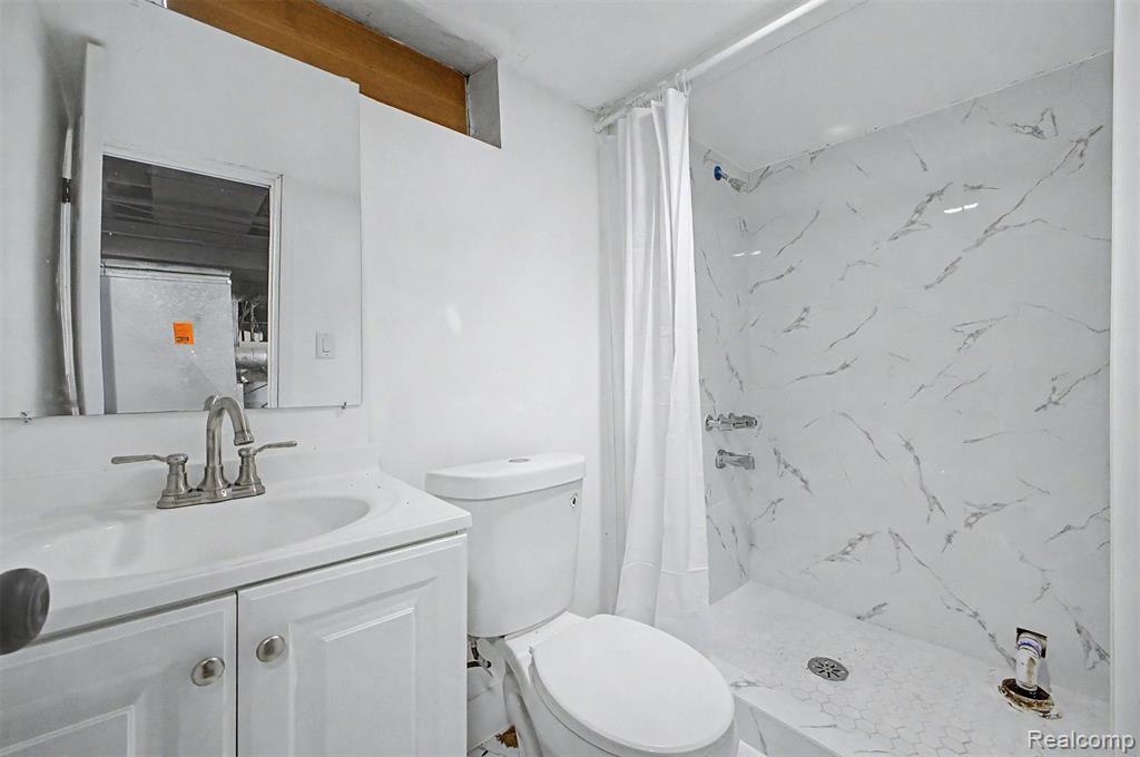 6438 Archdale Street Property Photo 23