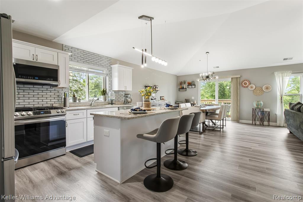 16595 Savor Lane Property Photo 8