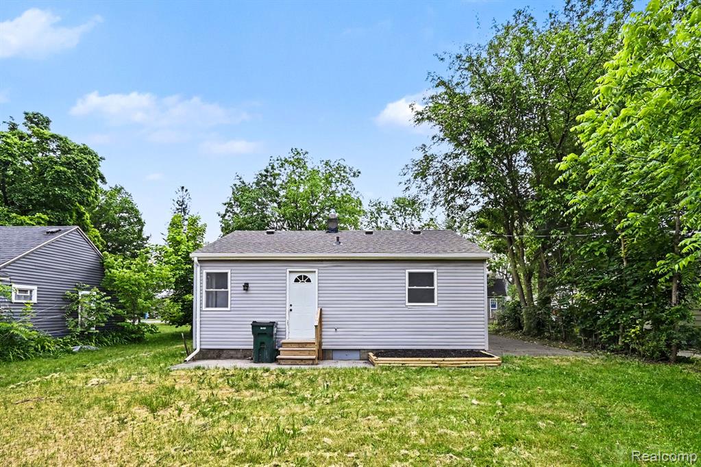 3235 Young Avenue Property Photo 5