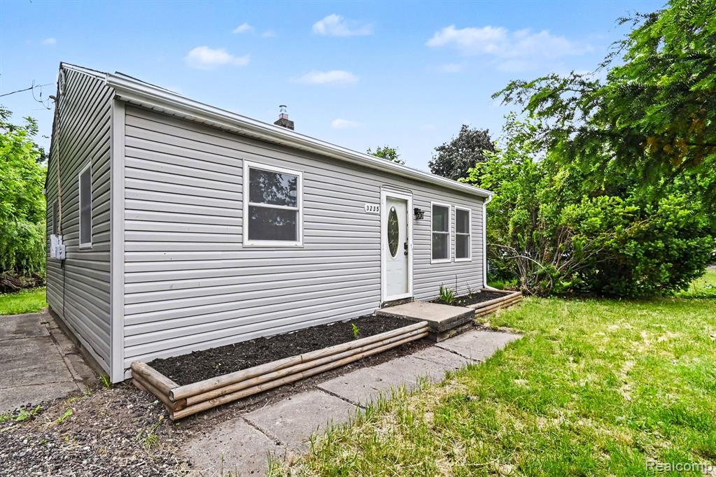 3235 Young Avenue Property Photo 7