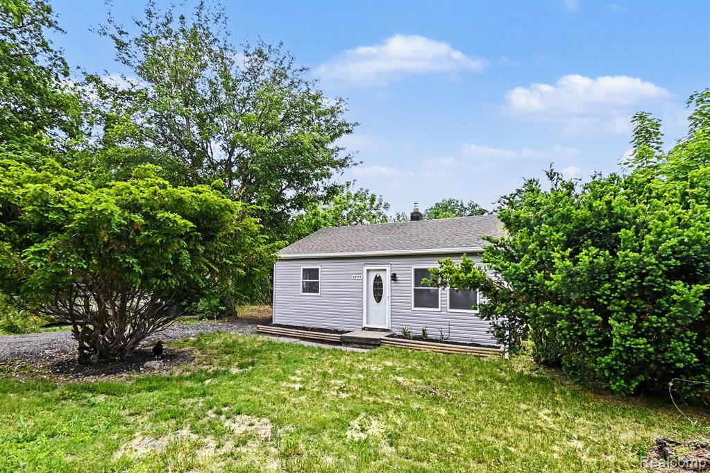 3235 Young Avenue Property Photo 8