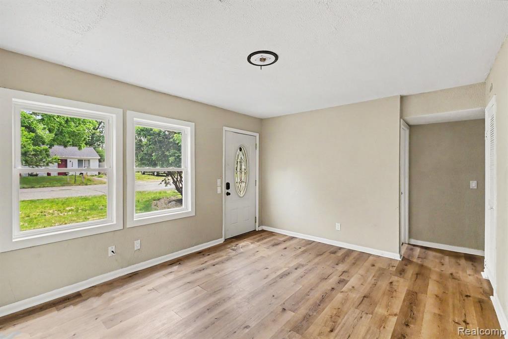 3235 Young Avenue Property Photo 10
