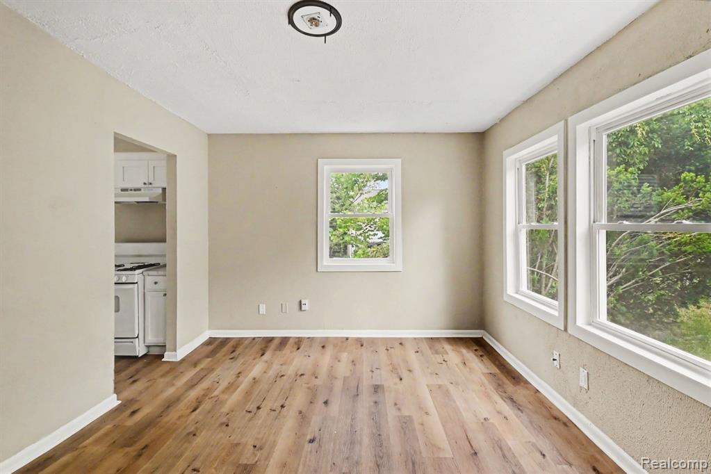 3235 Young Avenue Property Photo 11