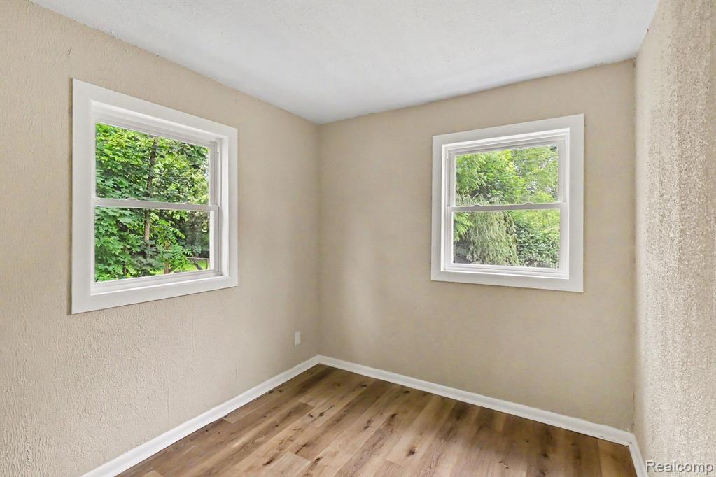 3235 Young Avenue Property Photo 13