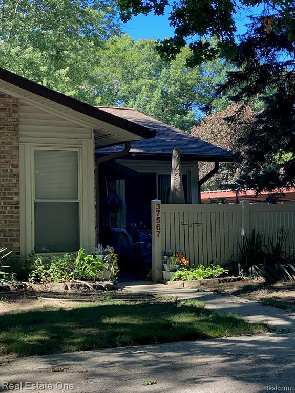 37567 Barkridge Circle Property Photo 2