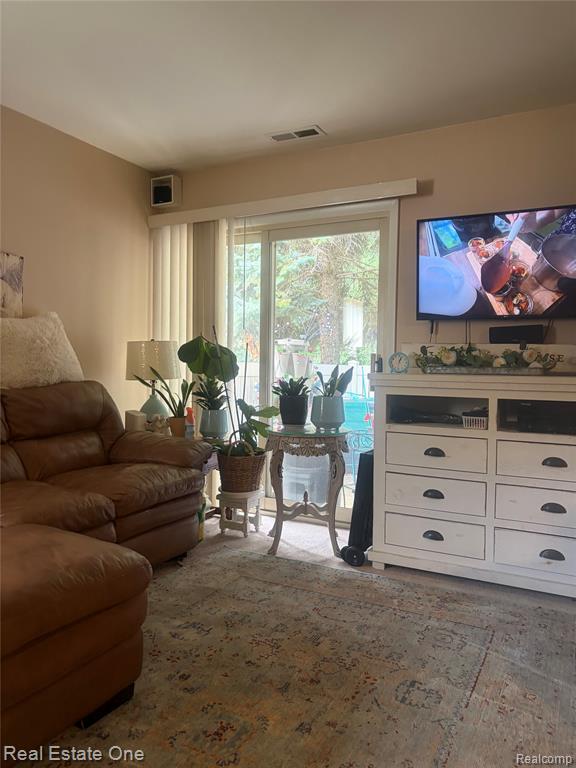 37567 Barkridge Circle Property Photo 8