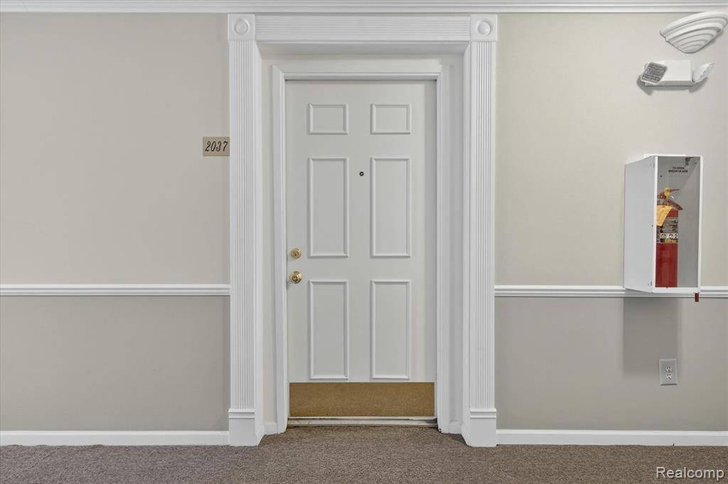 2037 E Franklin Drive Property Photo 7