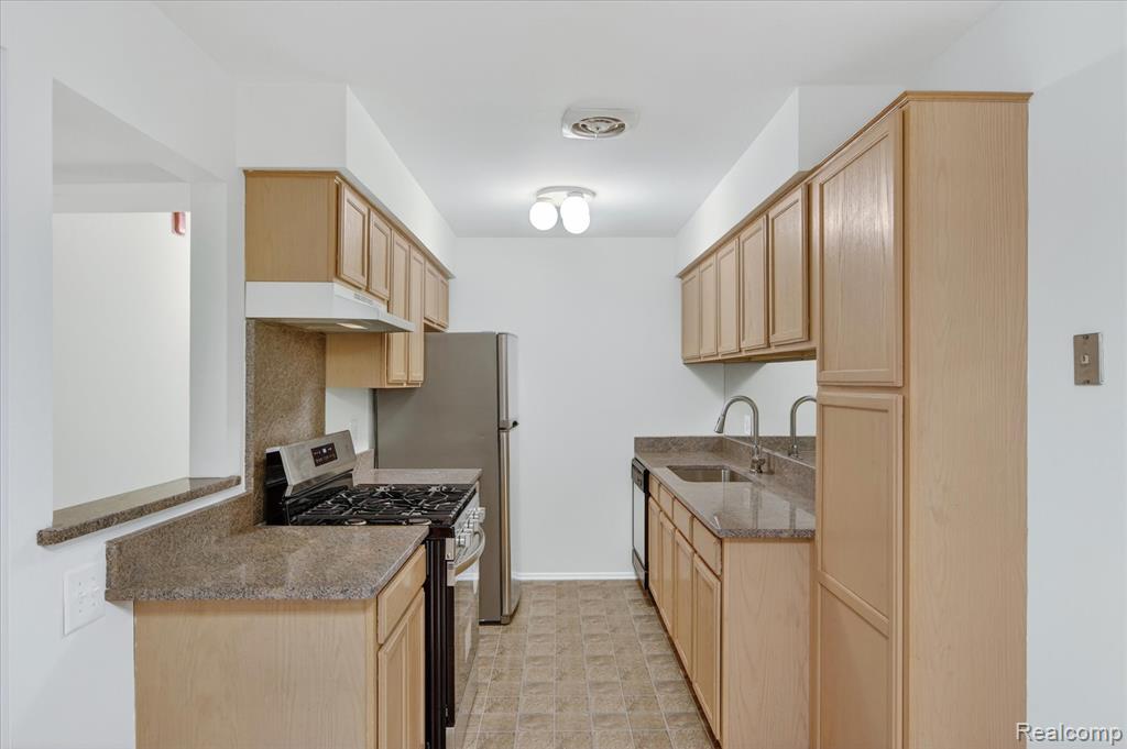 2037 E Franklin Drive Property Photo 24