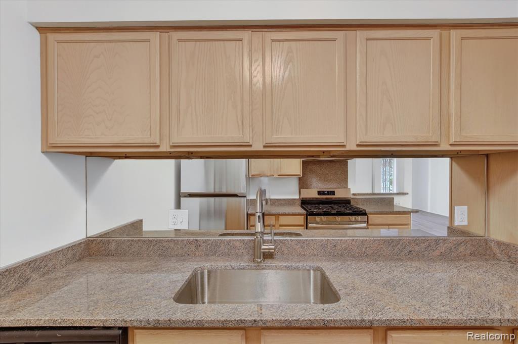 2037 E Franklin Drive Property Photo 28