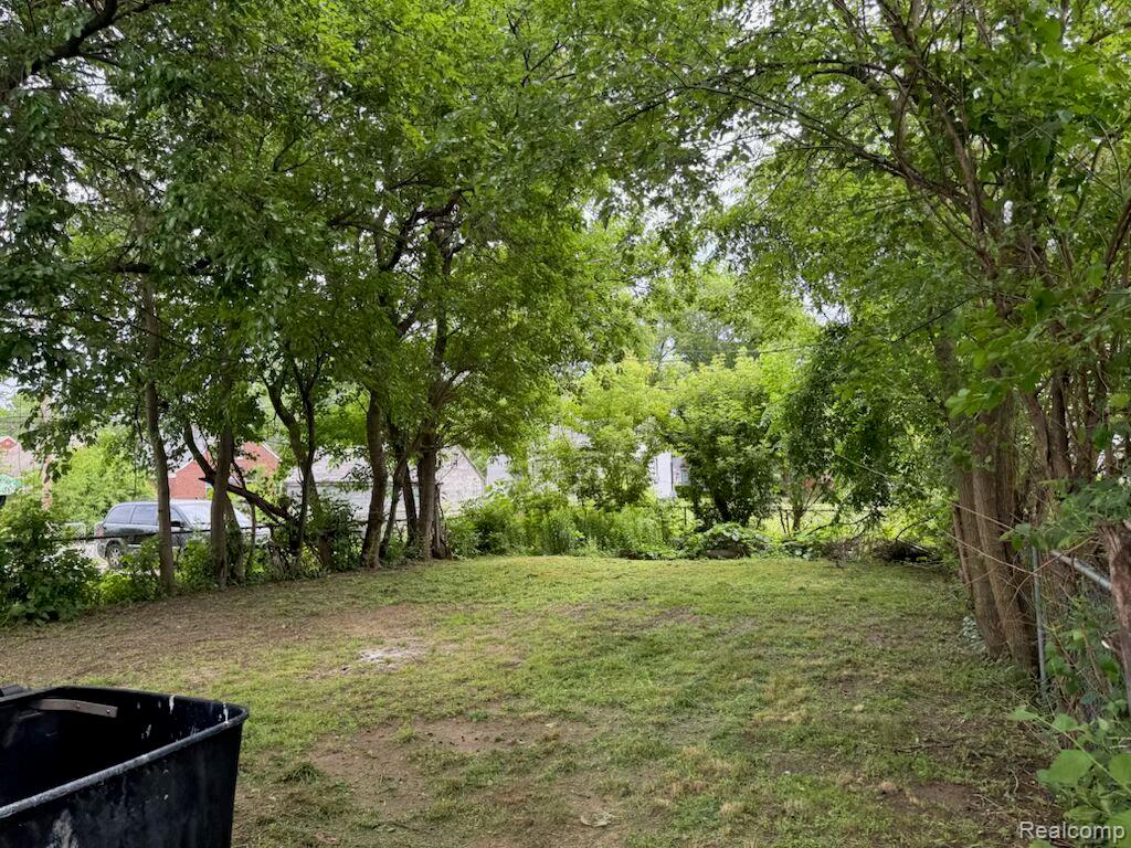 19260 Bloom Street Property Photo 5