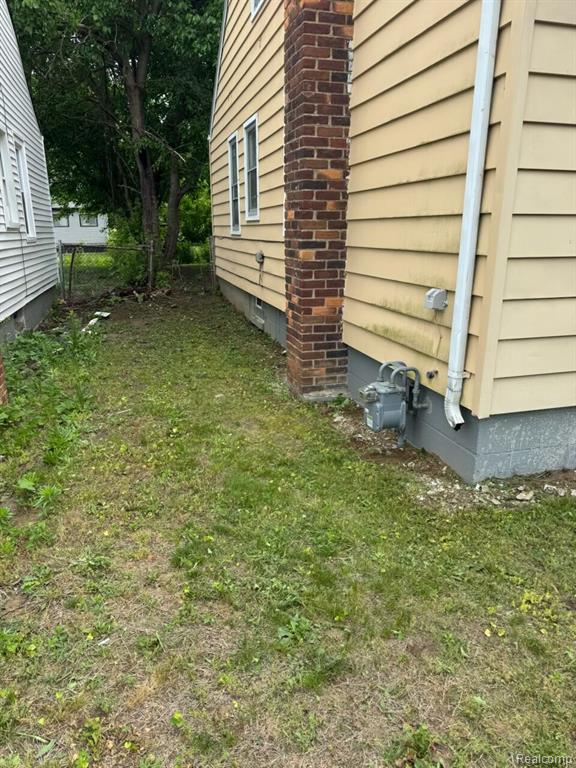 19260 Bloom Street Property Photo 6