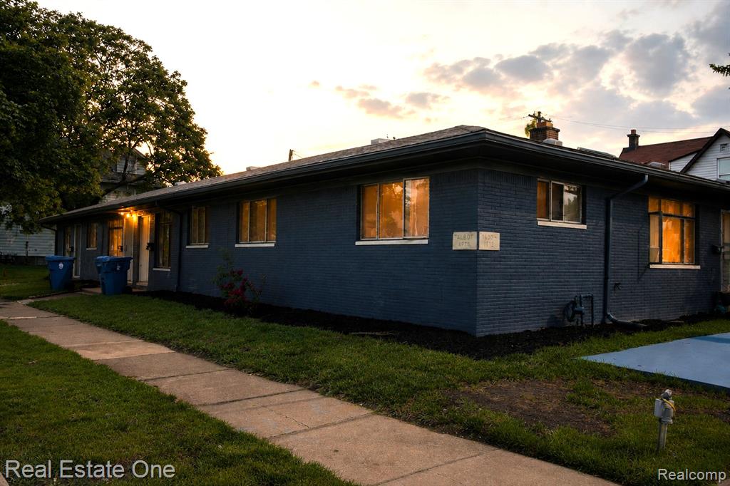 162 Burke Street Property Photo 3