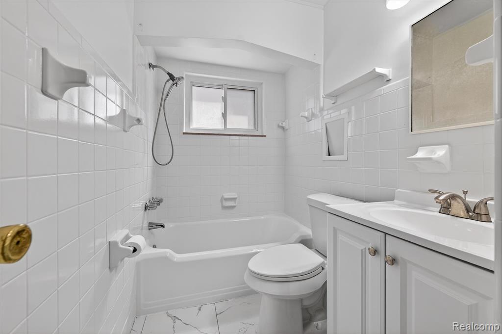 1781 Brys Drive Property Photo 15