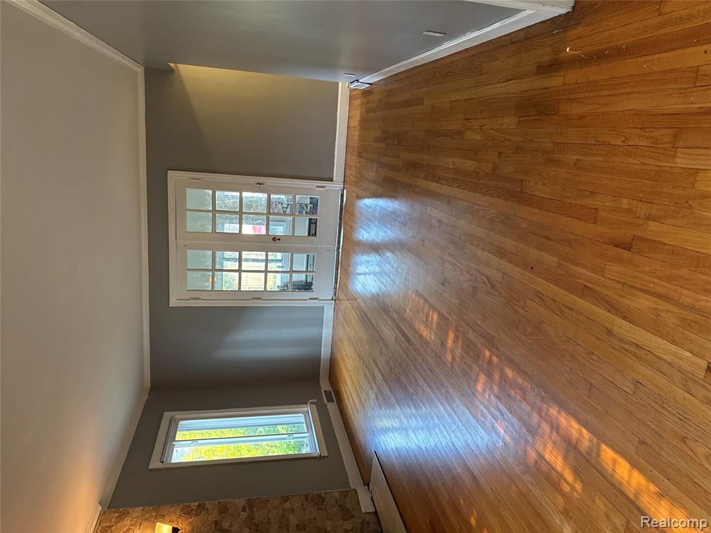 16705 Plainview Avenue Property Photo 15