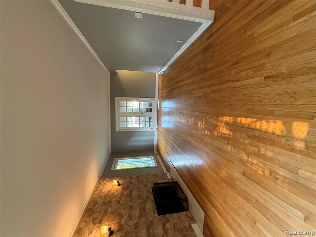 16705 Plainview Avenue Property Photo 16