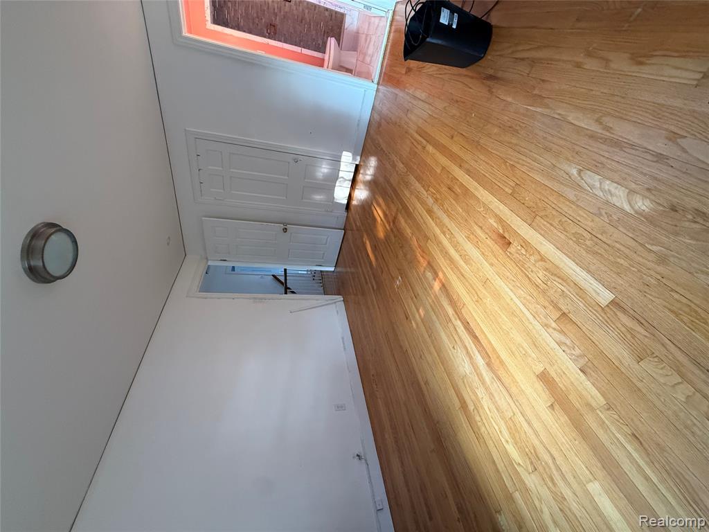 16705 Plainview Avenue Property Photo 23
