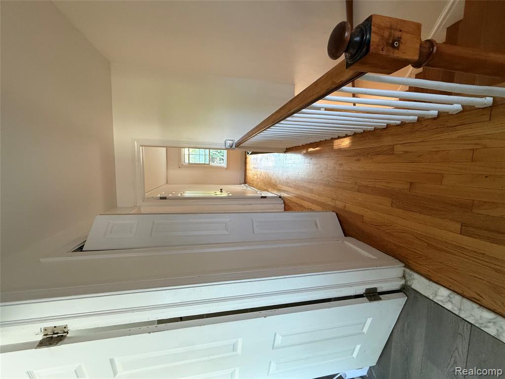 16705 Plainview Avenue Property Photo 25
