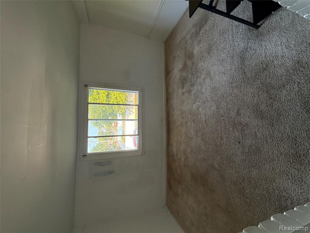 16705 Plainview Avenue Property Photo 27