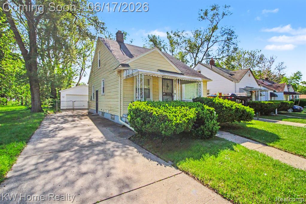 18426 Winthrop Street Property Photo 3