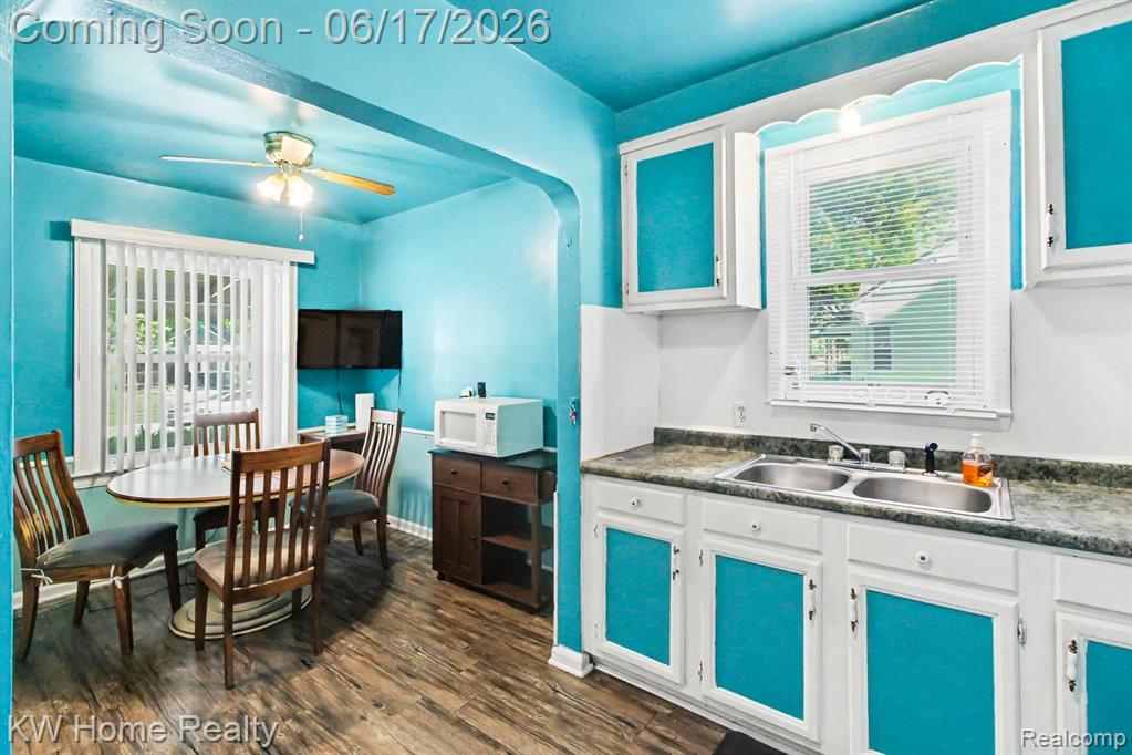 18426 Winthrop Street Property Photo 6
