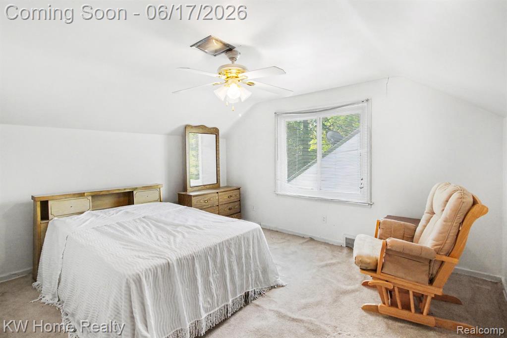 18426 Winthrop Street Property Photo 9