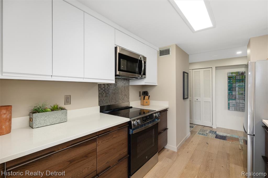 1300 E Lafayette Street Property Photo 8