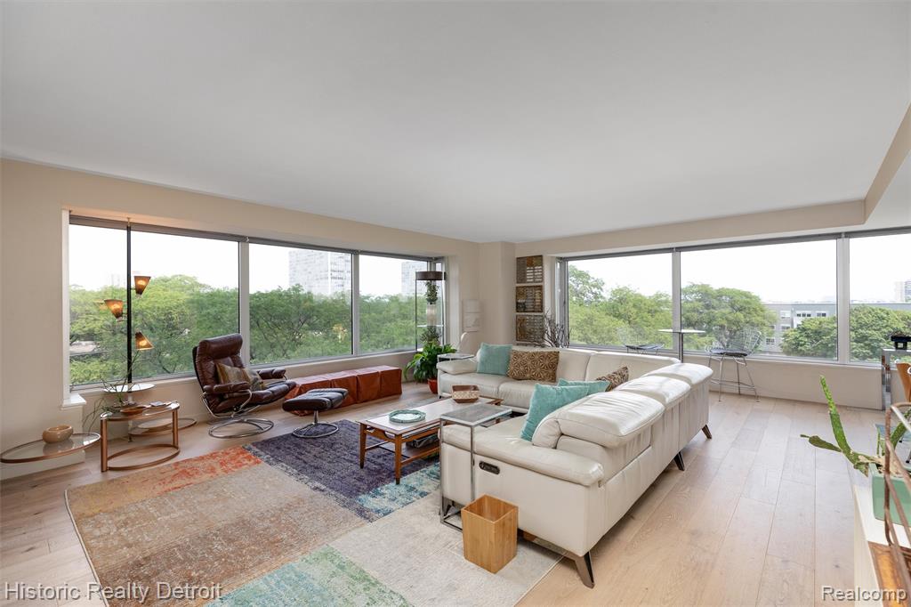 1300 E Lafayette Street Property Photo 14