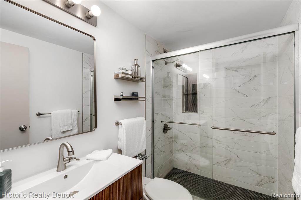 1300 E Lafayette Street Property Photo 17