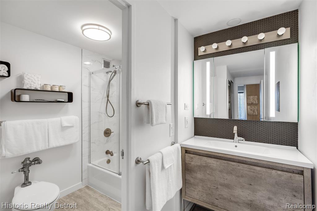 1300 E Lafayette Street Property Photo 27