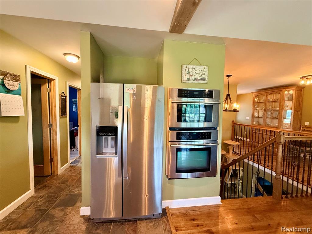 2543 Greenwood Road Property Photo 11