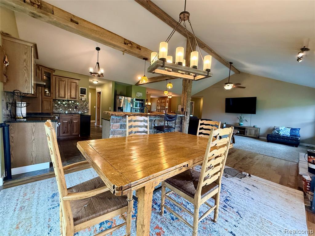 2543 Greenwood Road Property Photo 16