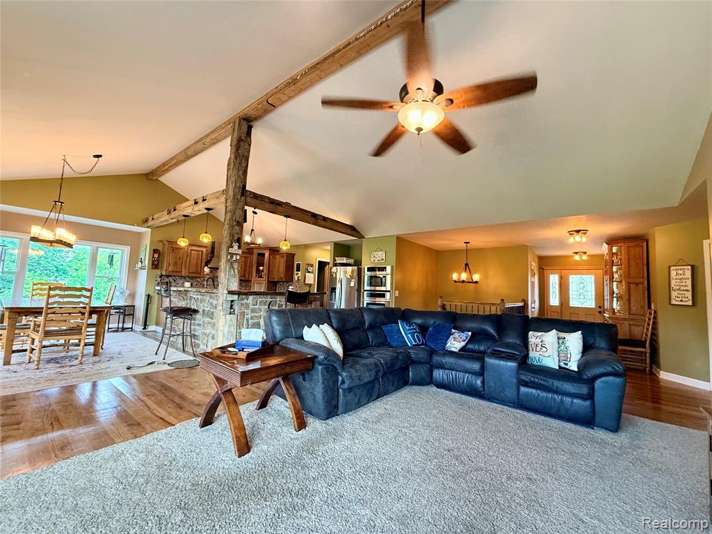 2543 Greenwood Road Property Photo 19