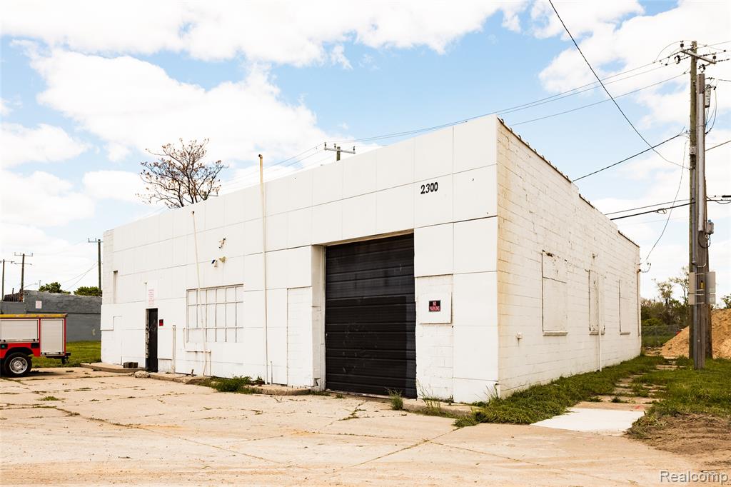 2300 Michigan Avenue Property Photo 1