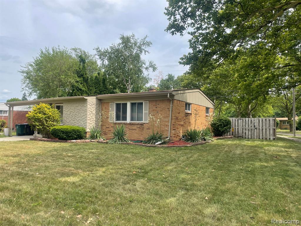 15341 MARLOW Corner Property Photo 1