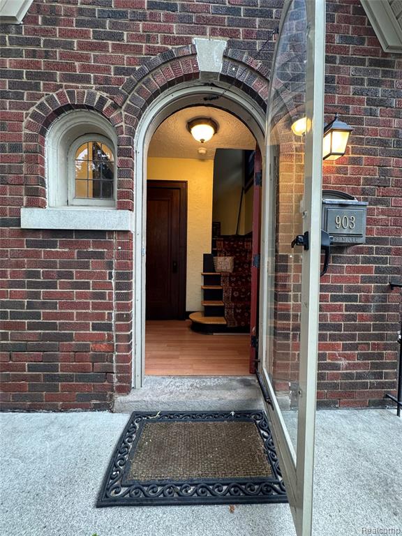 903 E 3rd Street Property Photo 2