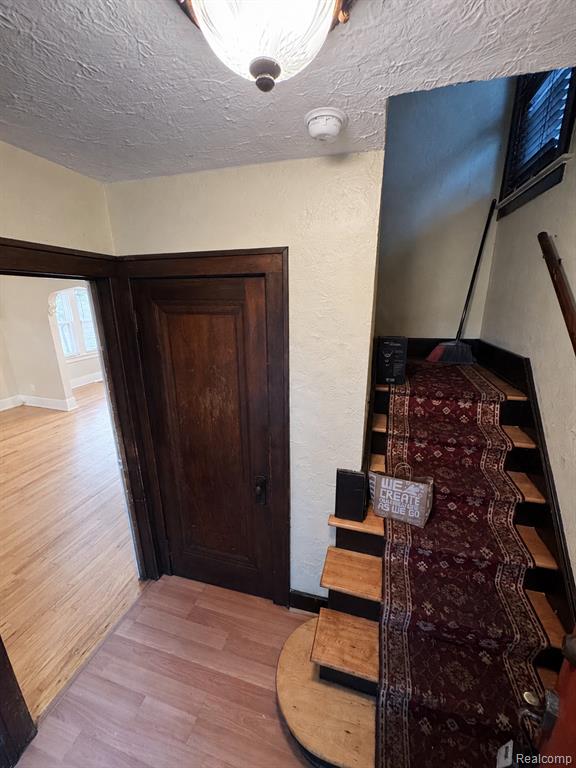 903 E 3rd Street Property Photo 3