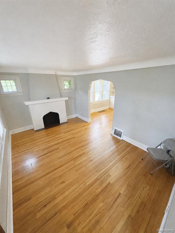 903 E 3rd Street Property Photo 4