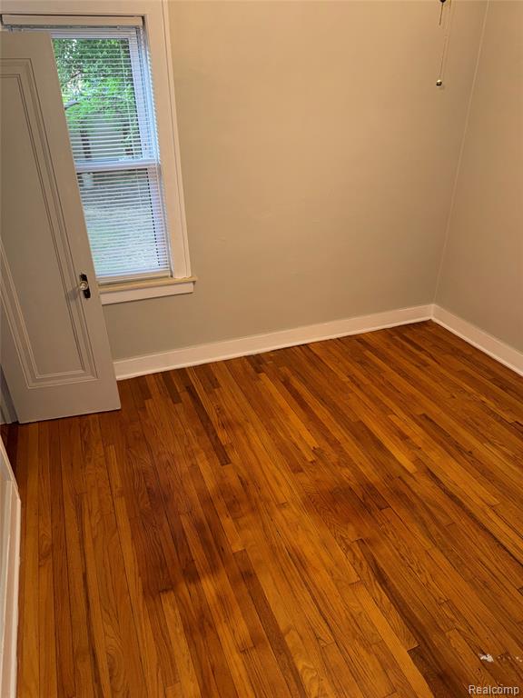 903 E 3rd Street Property Photo 11
