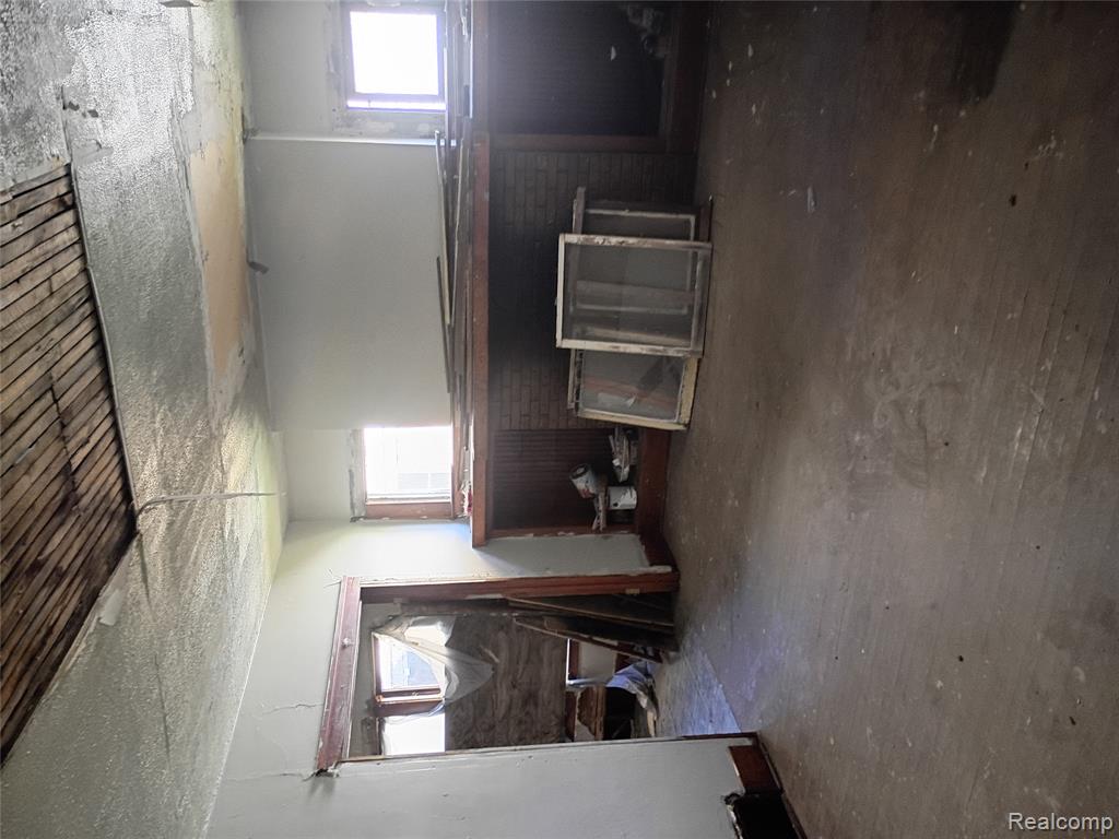 2176 Algonquin Street Property Photo 2