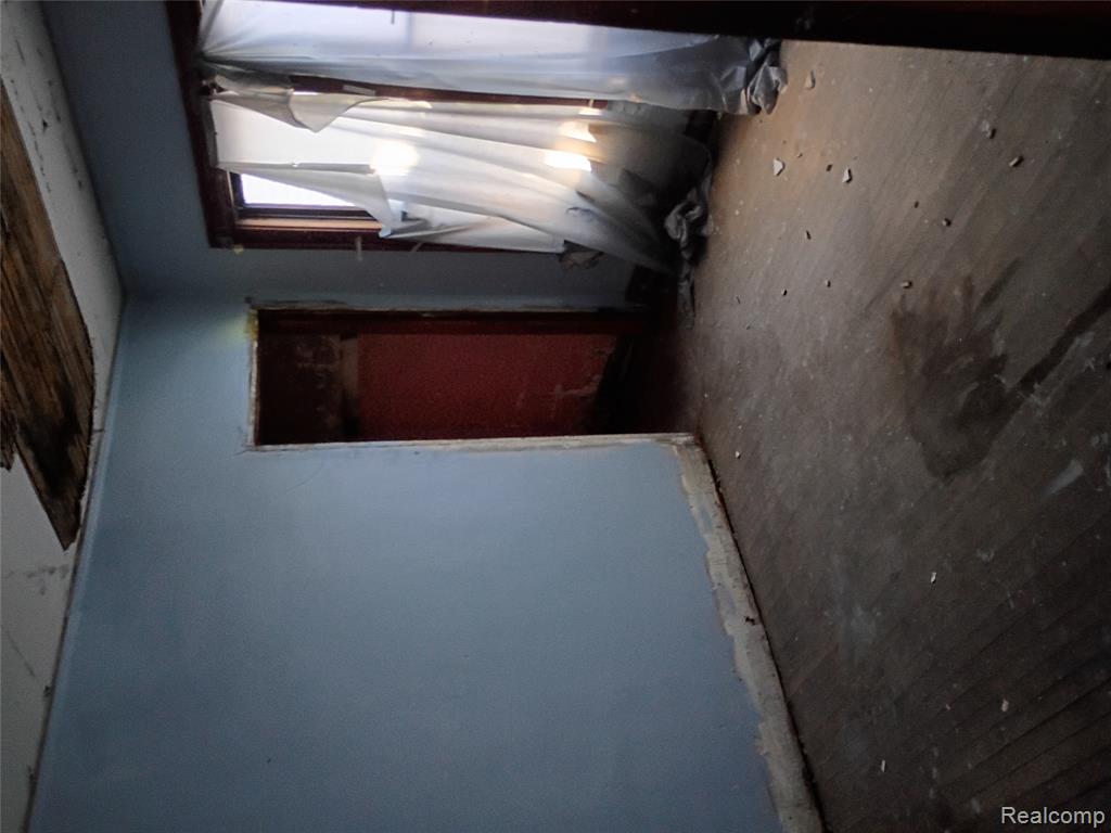2176 Algonquin Street Property Photo 4
