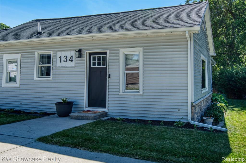 134 2nd Street Property Photo 3