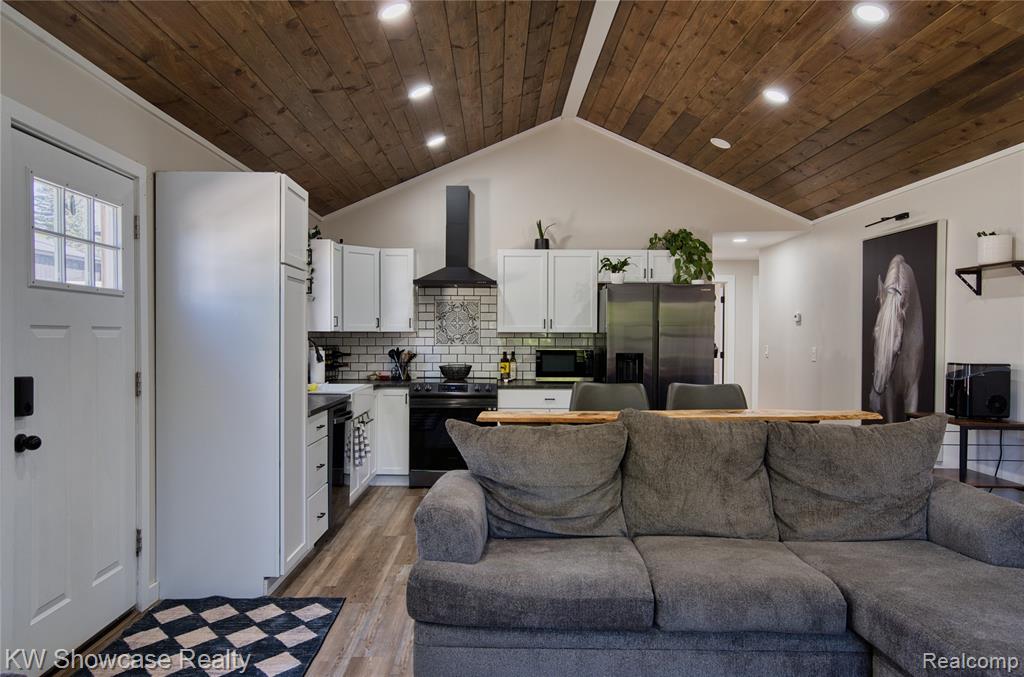 134 2nd Street Property Photo 6