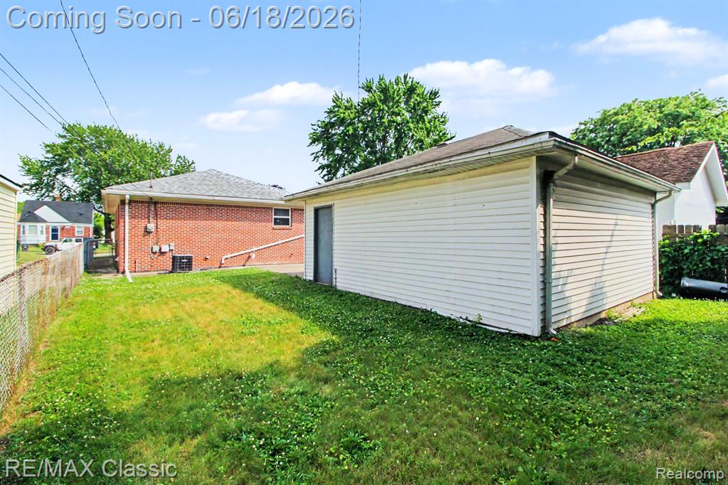 18825 Hanna Street Property Photo 12