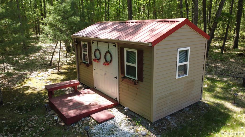 416 Crystal Lane Property Photo 5