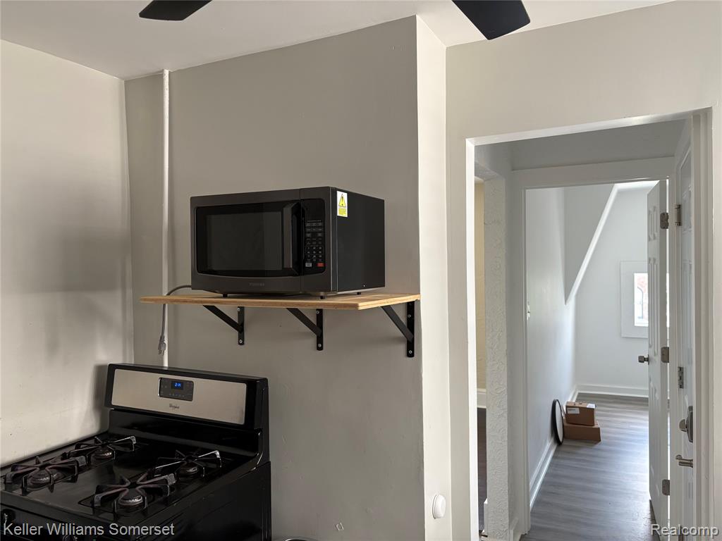 17178 Roselawn Street Property Photo 4
