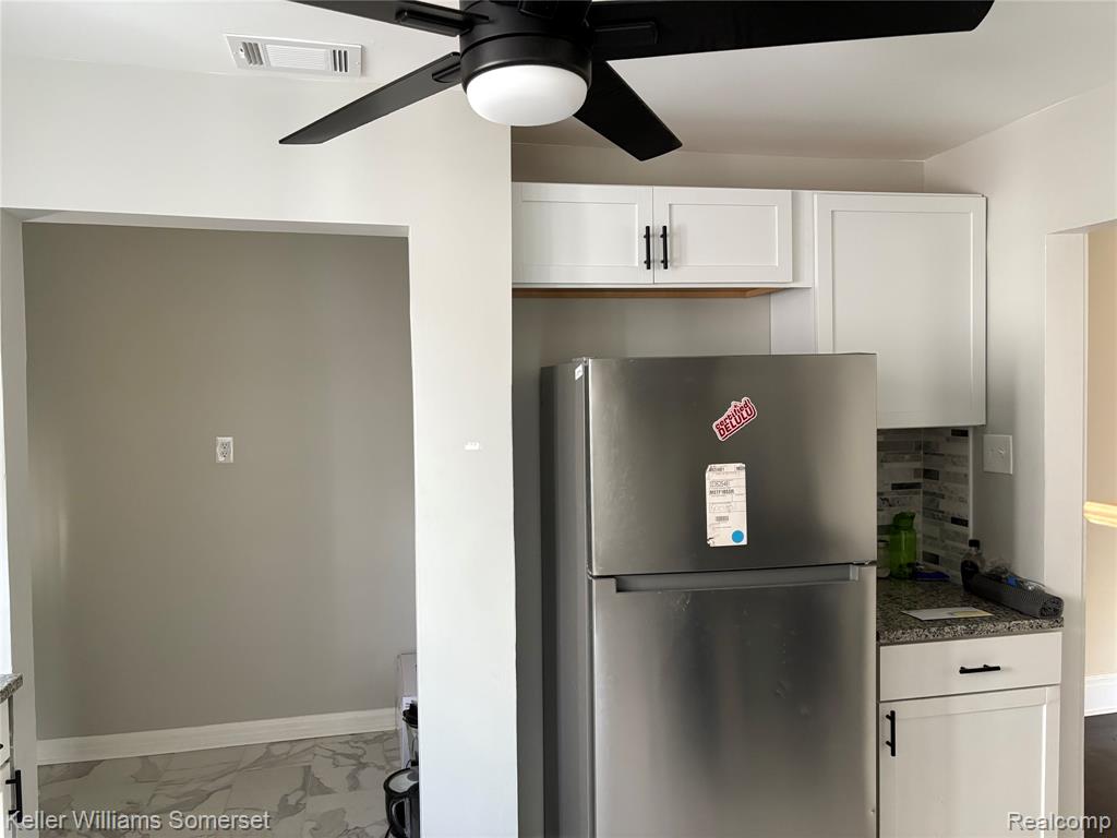 17178 Roselawn Street Property Photo 5