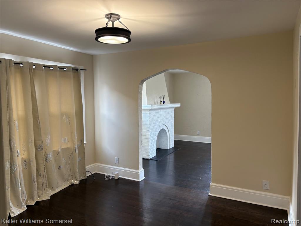 17178 Roselawn Street Property Photo 6