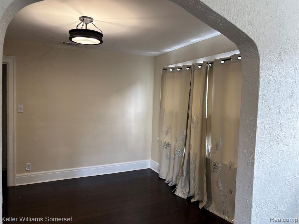 17178 Roselawn Street Property Photo 7